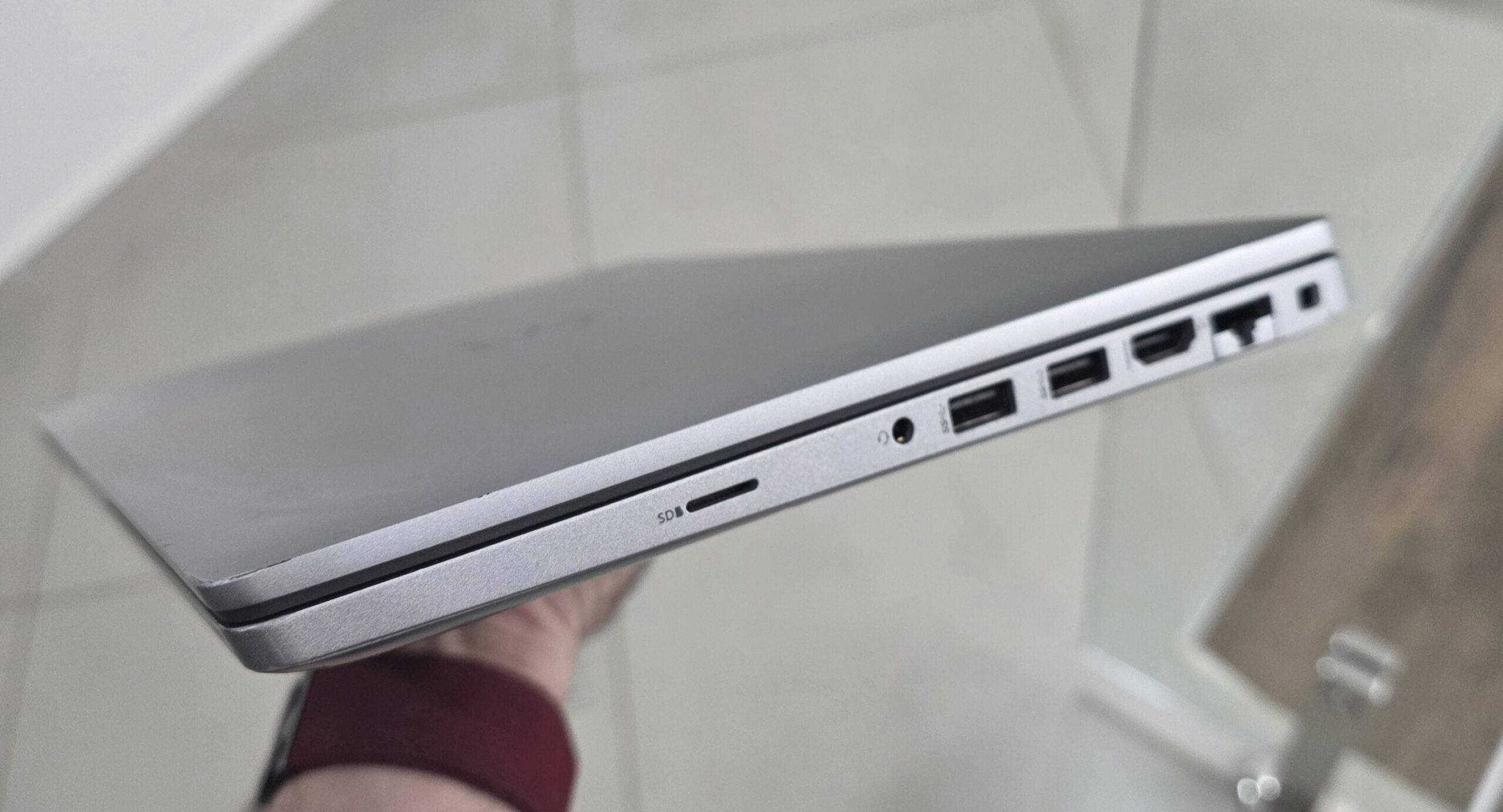 Laptop Dell Latitude 5420 Intel Core i5 11ª Gen / 16GB RAM / 256GB SSD / Windows 11 Pro - Imagen 4