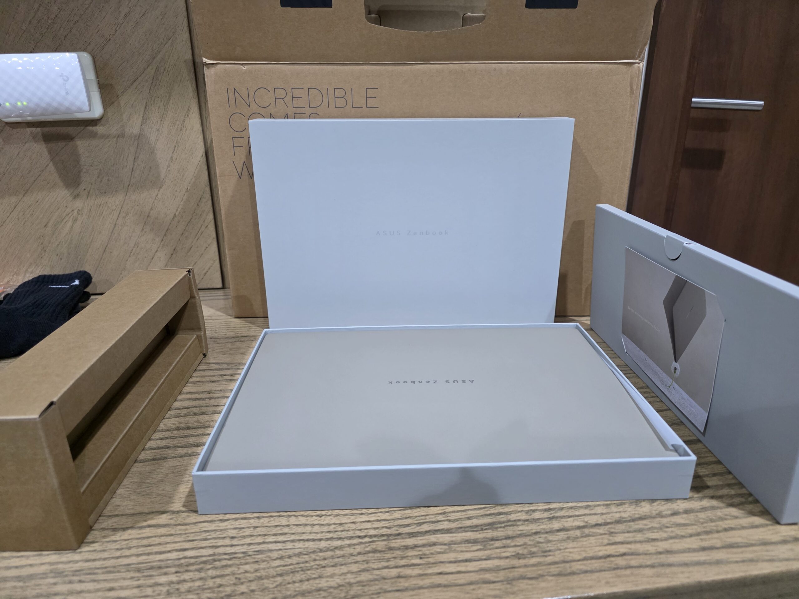 ASUS Zenbook 14 OLED (Snapdragon X) — 16 GB RAM / 512 GB SSD
