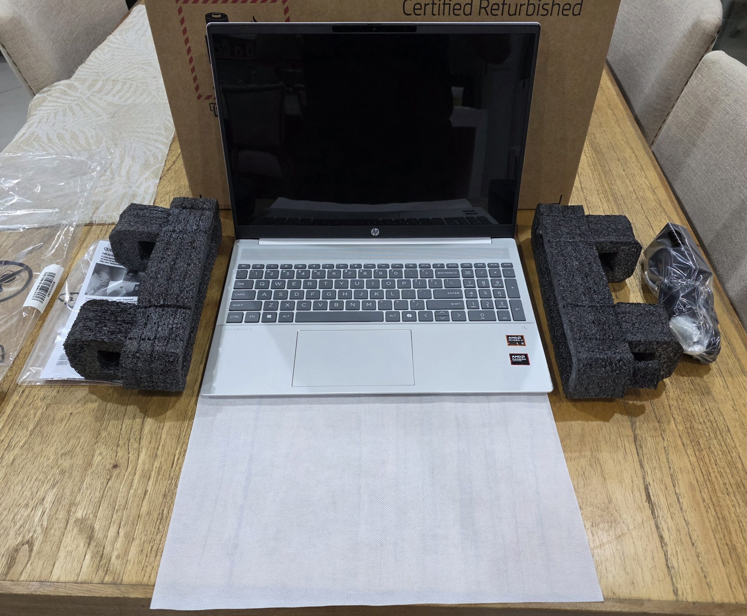 HP OmniBook 5 AI Laptop OLED 32 GB de RAM - Imagen 2